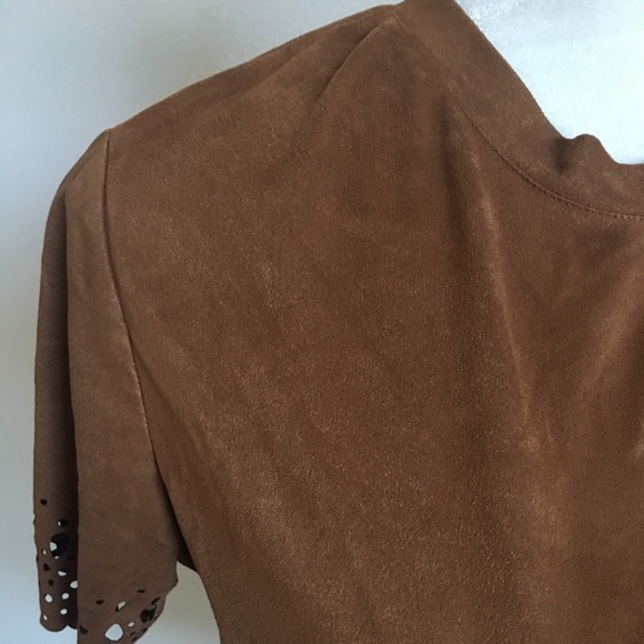 Brown Top w/ Floral Cut Detail - Picture 2 of 4